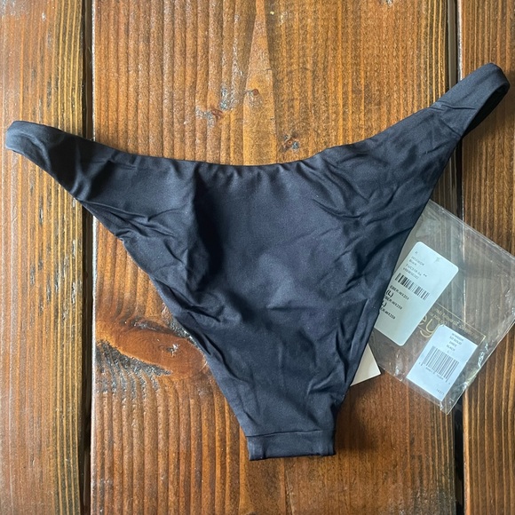 EBERJEY ❤️‍🔥 DREE BOTTOMS NWT IN BLACK SIZE LARGE - Picture 14 of 14